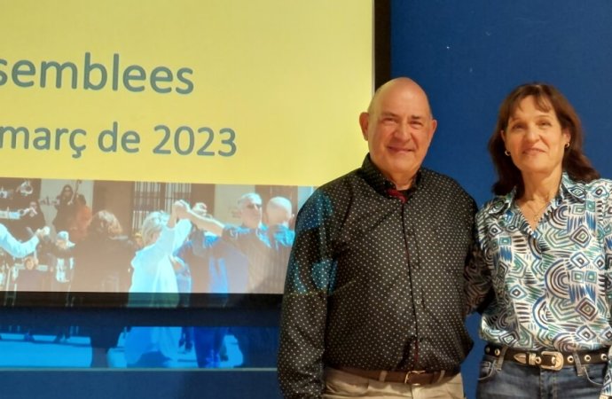 Pepita Solsona relleva a Carles Vall en la presidència de la Federació Sardanista 